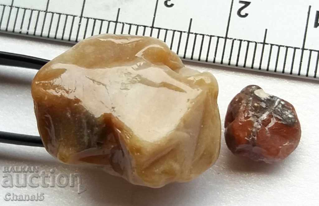 NATURAL RAW HEATING - 2 pcs - 33.75 carats (65) with price 7.50 BGN | € 3.83 NATURAL RAW HEATING - 2 pcs - 33.75 carats (65) with price 7.50 BGN | € 3.83
