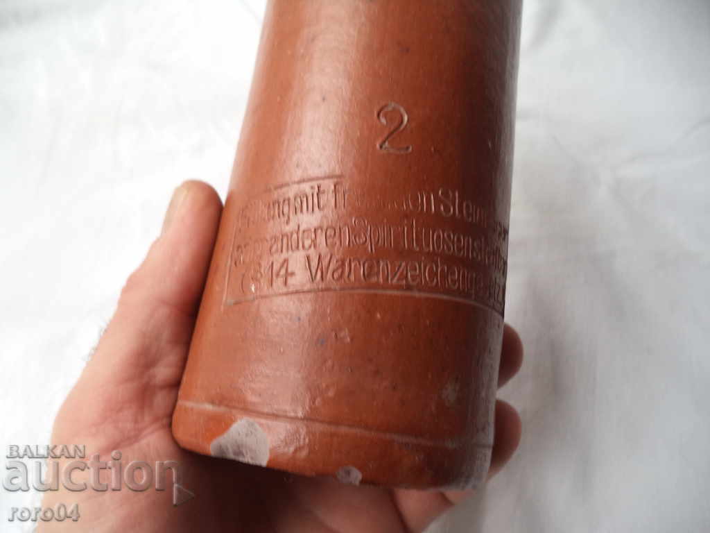 Auction  OLD CERAMIC MORE THAN GIN