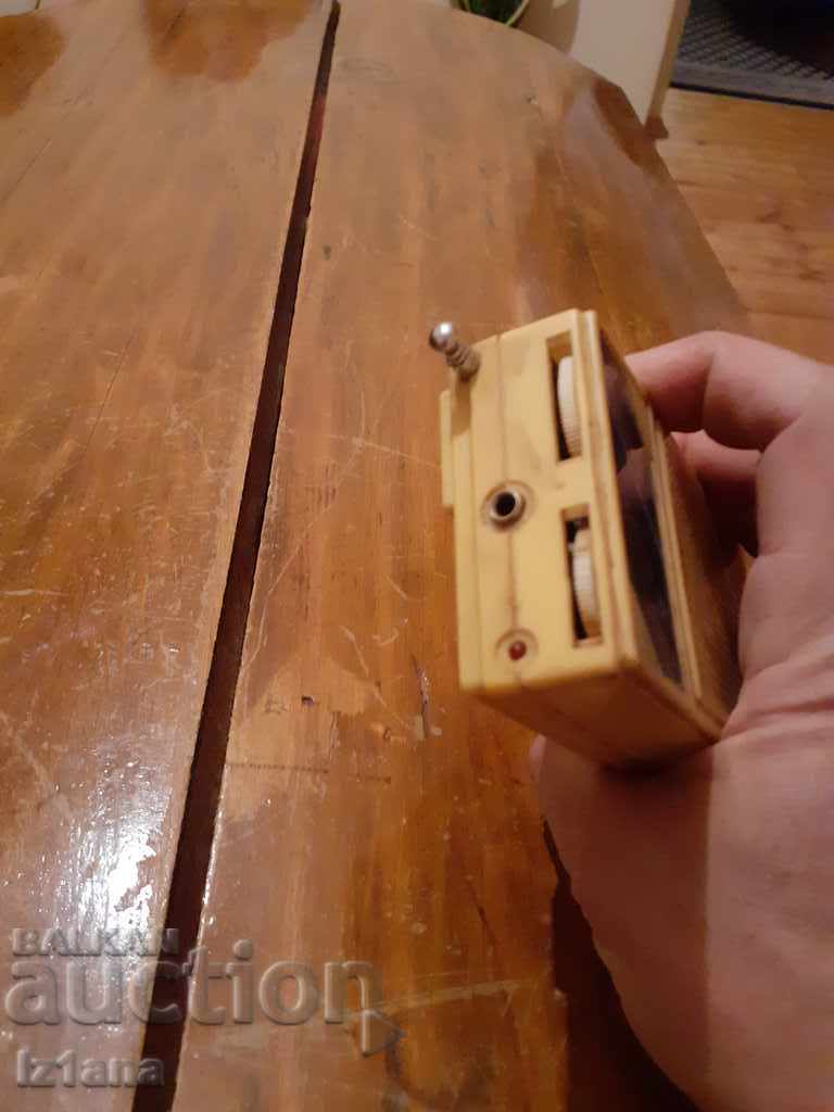 Delivery of Old radio, International radio Delivery of Old radio, International radio