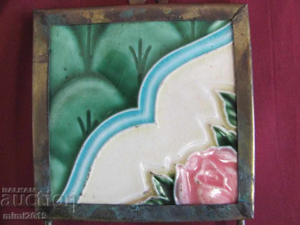 Παράδοση Αντίο αρτ νουβό χάλκινο και πορσελάνη κρεμάστρα Παράδοση Αντίο αρτ νουβό χάλκινο και πορσελάνη κρεμάστρα