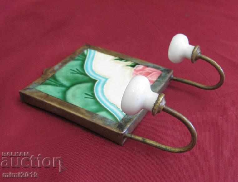 Αντίο αρτ νουβό χάλκινο και πορσελάνη κρεμάστρα - 5 Αντίο αρτ νουβό χάλκινο και πορσελάνη κρεμάστρα - 5