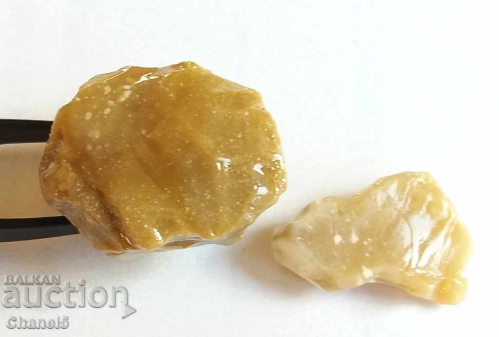 NATURAL RAW HEATS - 2 pcs - 38.70 carats (6) with price 6.90 BGN | € 3.53 NATURAL RAW HEATS - 2 pcs - 38.70 carats (6) with price 6.90 BGN | € 3.53