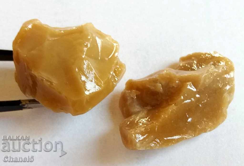 NATURAL RAW HEATS - 2 pcs - 33.55 carats (51) with price 7.50 BGN | € 3.83 NATURAL RAW HEATS - 2 pcs - 33.55 carats (51) with price 7.50 BGN | € 3.83