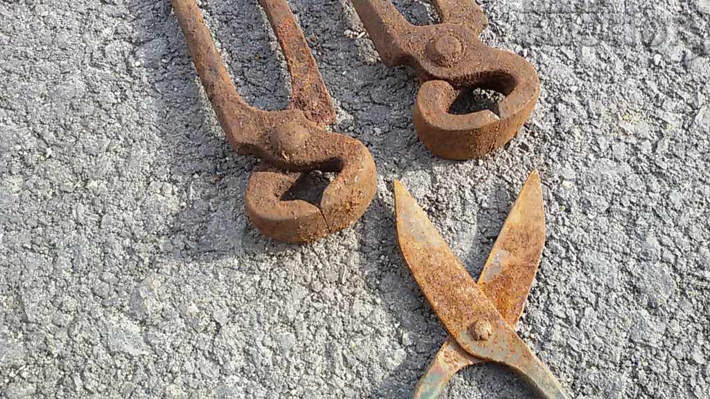 Auction lot of old small pliers and scissors Auction lot of old small pliers and scissors