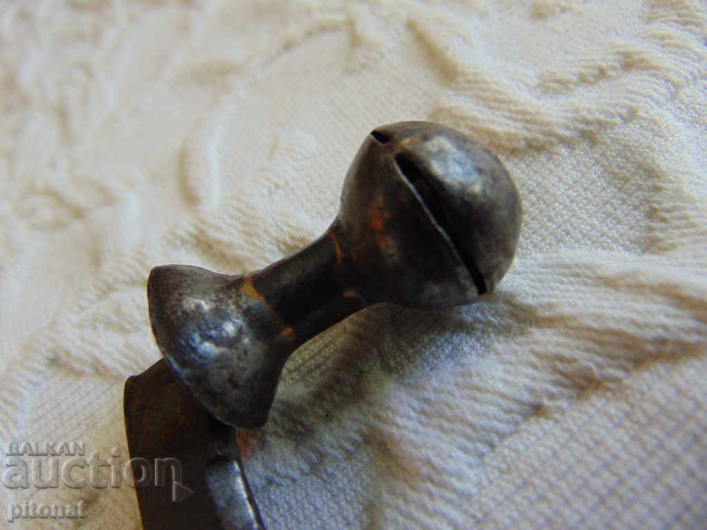 Δημοπρασία Ένα αυθεντικό παλιό πλαστό μύλο Δημοπρασία Ένα αυθεντικό παλιό πλαστό μύλο