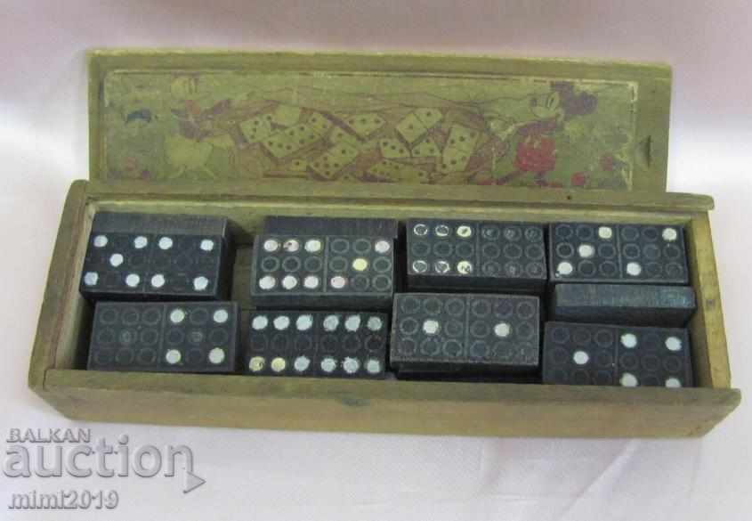 30 de ani Dominoes Mickey Mouse Donald Duck Cutie de lemn cu preț 35.00 BGN | € 17.90