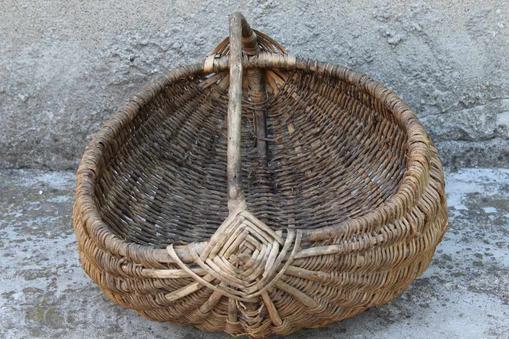 . OLD AUTHENTIC MANUFACTURED WOVEN BASKET BASKET BASKET - 5 . OLD AUTHENTIC MANUFACTURED WOVEN BASKET BASKET BASKET - 5