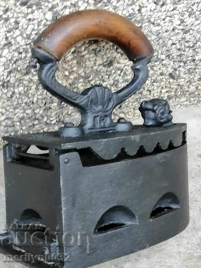 Παλιά σιδήρου στην πυρκαγιά - 5