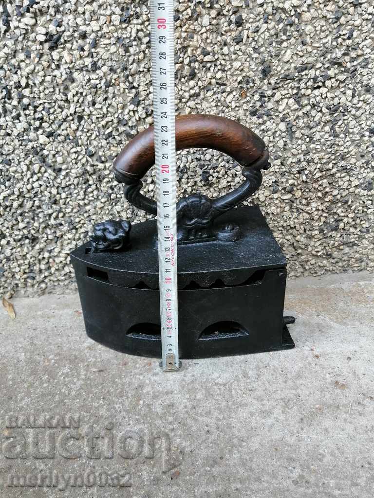 Παλιά σιδήρου στην πυρκαγιά - 6