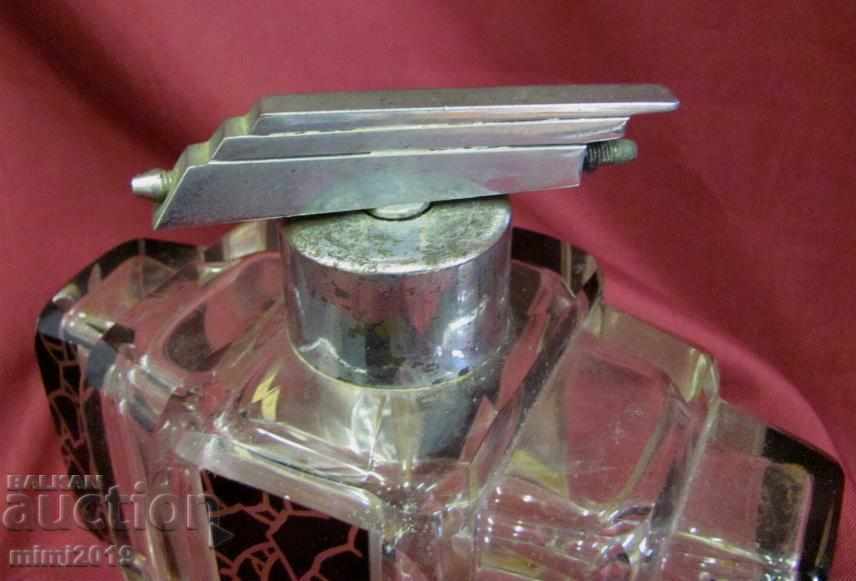 Delivery of Art Deco Big Crystal Bottle for Perfume Delivery of Art Deco Big Crystal Bottle for Perfume