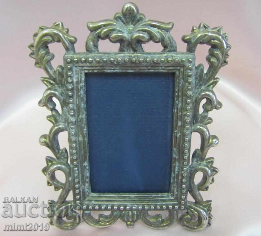 Delivery of Old Solid Bronze Silver Plated Picture Frame