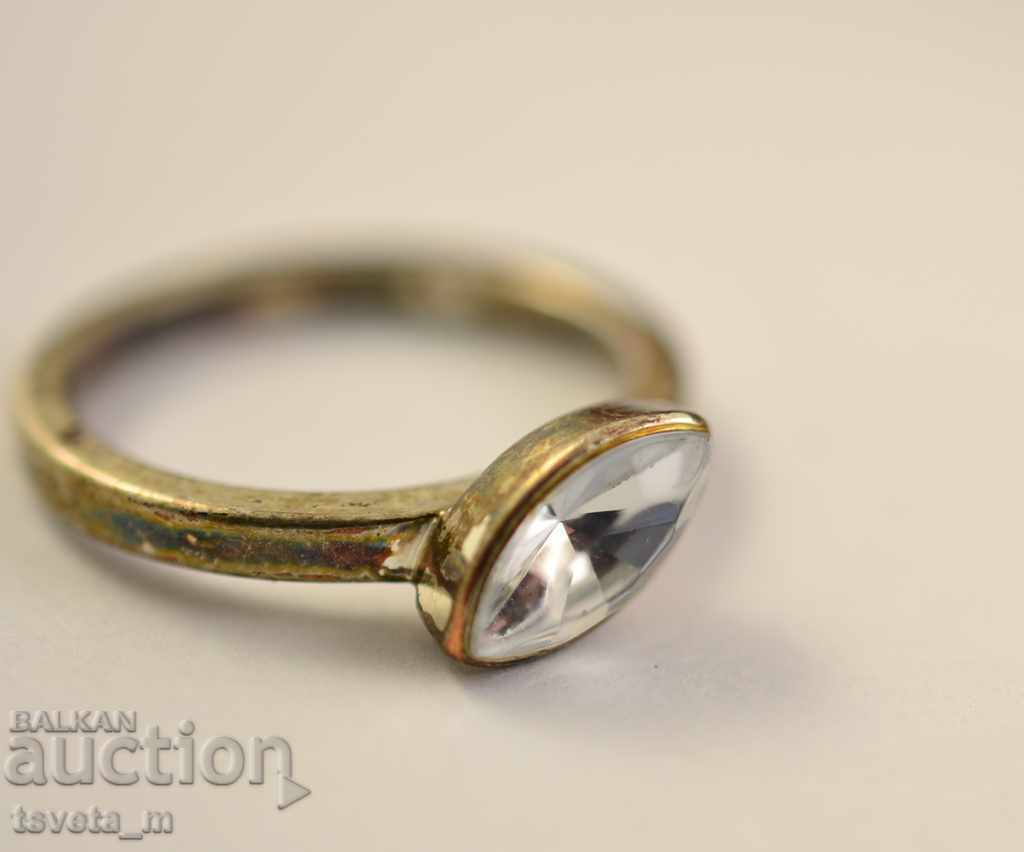 Ενα δαχτυλίδι με τιμή € 1.00 | 1.96 BGN Ενα δαχτυλίδι με τιμή € 1.00 | 1.96 BGN