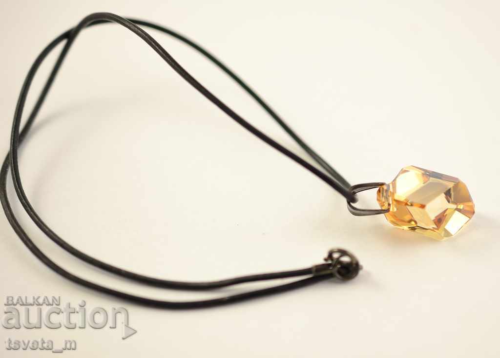 Δημοπρασία Κολιέ, Κολιέ Δημοπρασία Κολιέ, Κολιέ