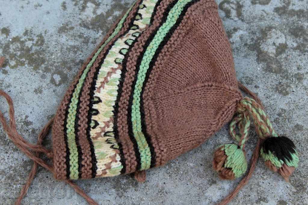 Аукцион ЦАРСТВО БЪЛГАРИЯ ДЕТСКА БЕБЕШКА ПЛЕТЕНА ШАПКА ПЛЕТИВО