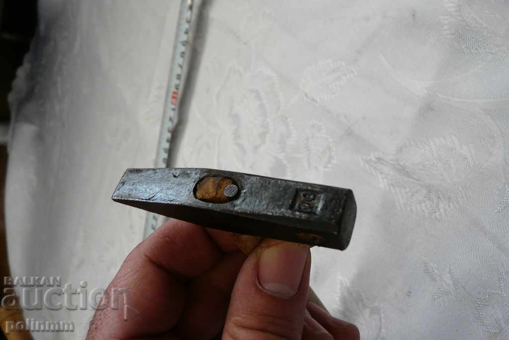 Auction Min hammer - 1 Auction Min hammer - 1