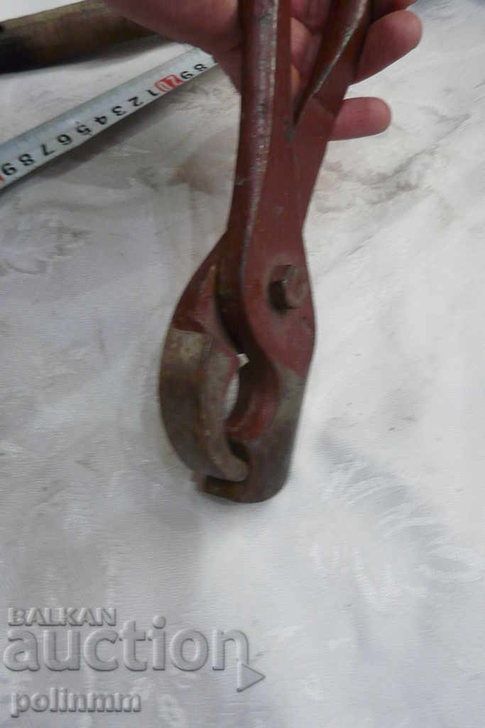 Auction Old self-driving tools - 2 pcs Auction Old self-driving tools - 2 pcs