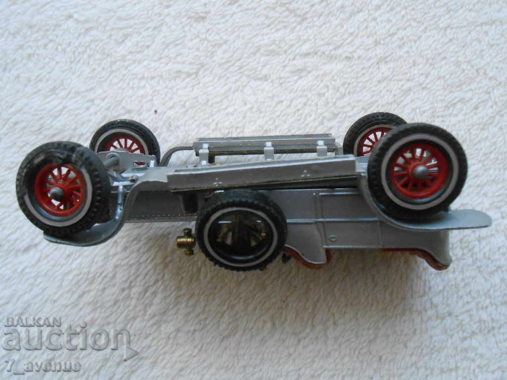 Delivery of Collectible stroller, model car