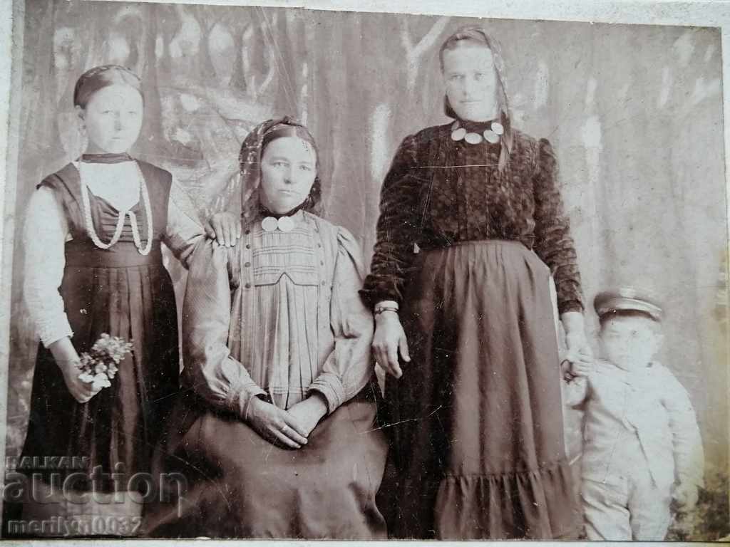 Cardboard Photo Photography Turnovo in the 20th Century with price 19.00 BGN | € 9.71 Cardboard Photo Photography Turnovo in the 20th Century with price 19.00 BGN | € 9.71