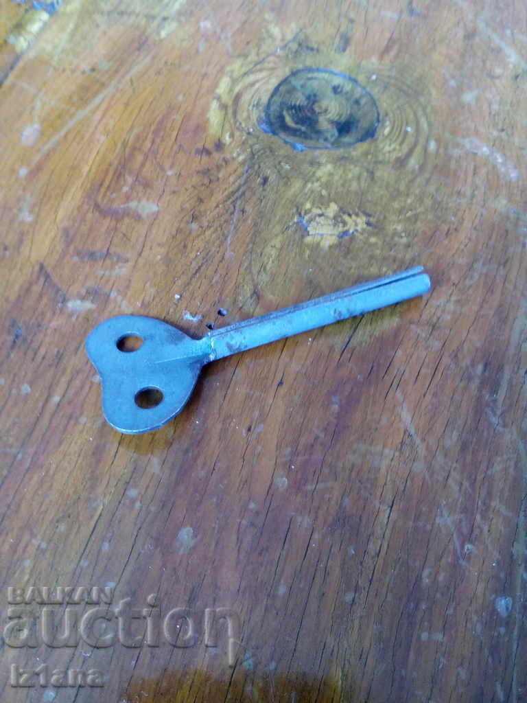 Old winding key with price 10.00 BGN | € 5.11 Old winding key with price 10.00 BGN | € 5.11
