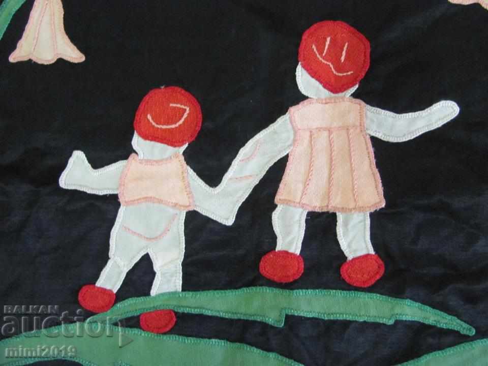 Auction 1900s Silk Handmade Embroidered Pillow Auction 1900s Silk Handmade Embroidered Pillow