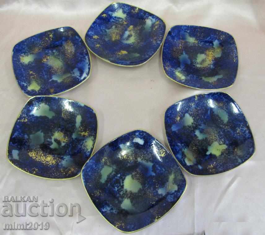 Placi de artă modernă din anii 1900 Wallendorfer Porzellan cu preț 66.00 BGN | € 33.75 Placi de artă modernă din anii 1900 Wallendorfer Porzellan cu preț 66.00 BGN | € 33.75