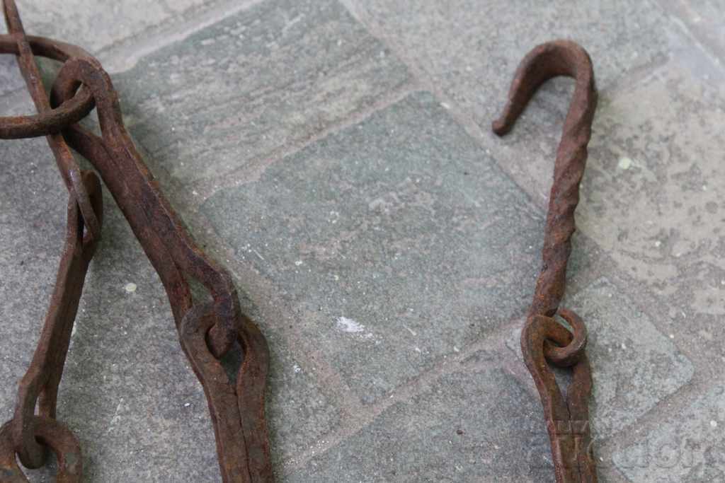 Auction . OLD LARGE FORGED CHANG CHUCK CHAIN Auction . OLD LARGE FORGED CHANG CHUCK CHAIN