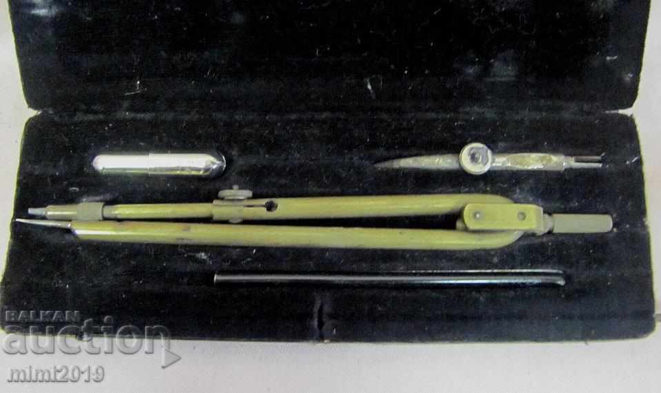 Instrument de desen din secolul al XIX-lea Pinad Pergel din bronz cu preț 36.00 BGN | € 18.41