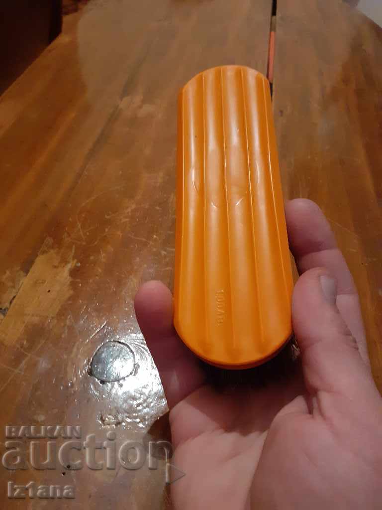 Δημοπρασία Παλιά βούρτσα παπουτσιών, ρούχα Δημοπρασία Παλιά βούρτσα παπουτσιών, ρούχα