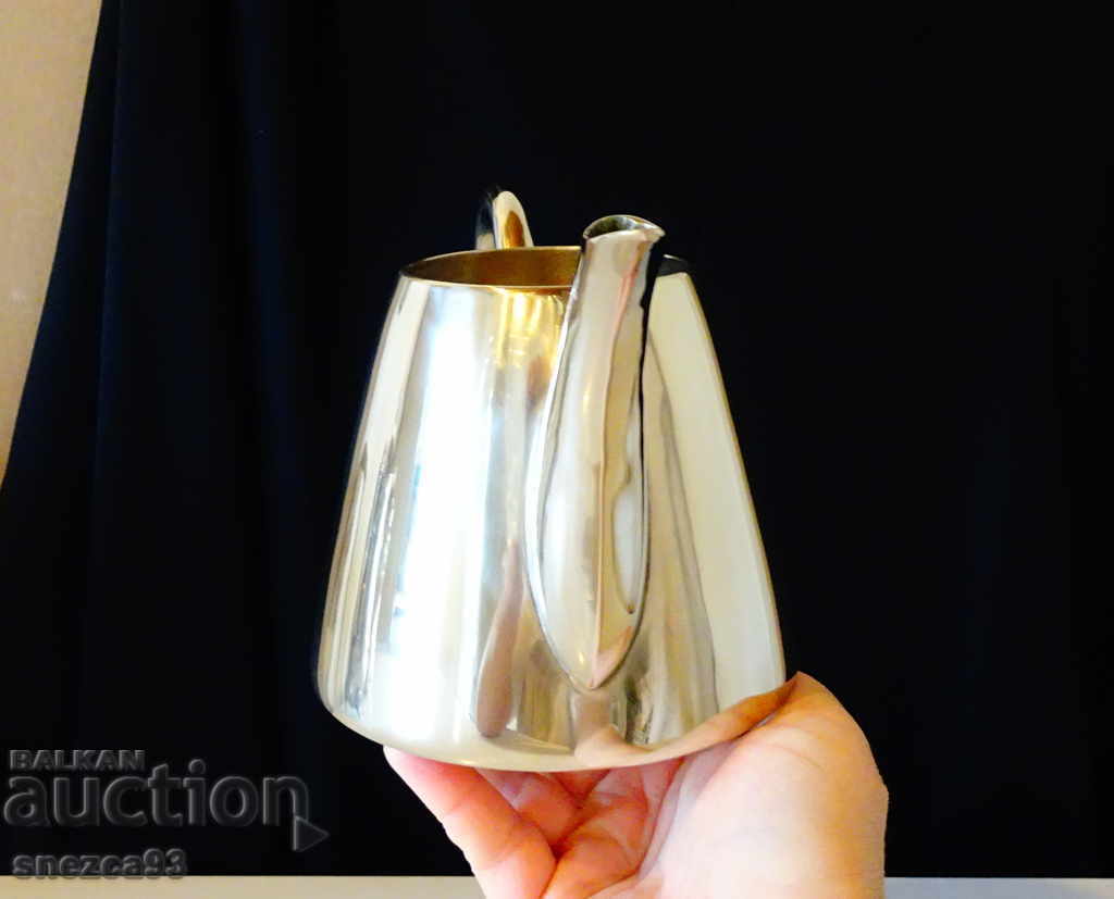 Δημοπρασία Μασίφ μπρούτζινη κανάτα, τσαγιέρα Δημοπρασία Μασίφ μπρούτζινη κανάτα, τσαγιέρα