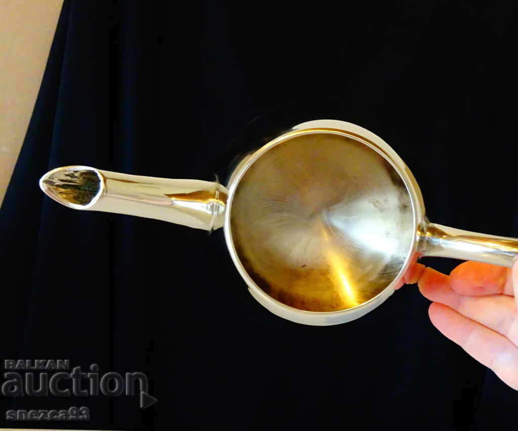 Παράδοση Μασίφ μπρούτζινη κανάτα, τσαγιέρα Παράδοση Μασίφ μπρούτζινη κανάτα, τσαγιέρα