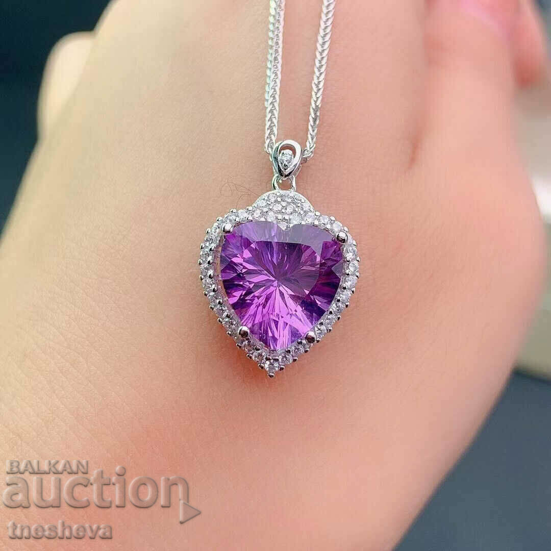 Auction Beautiful purple heart pendant necklace Auction Beautiful purple heart pendant necklace