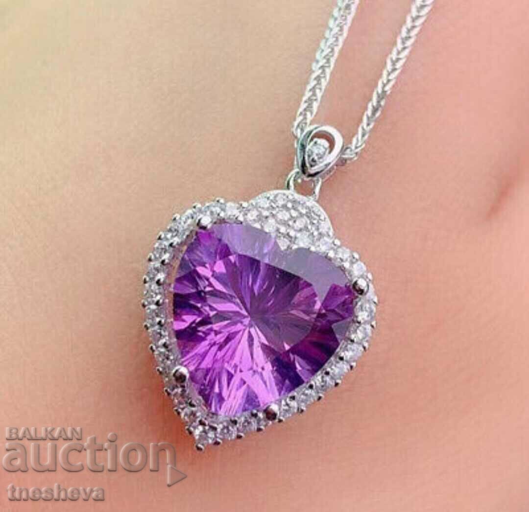 Beautiful purple heart pendant necklace