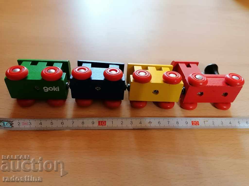 Старо дървено влакче goki с цена 19.99 лв. | € 10.22 Старо дървено влакче goki с цена 19.99 лв. | € 10.22