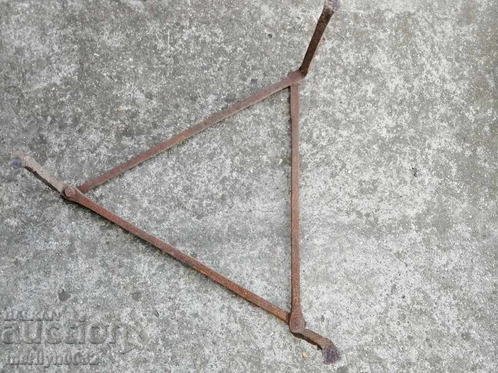 An antique forged soot pyrosty for chorale flame iron - 5 An antique forged soot pyrosty for chorale flame iron - 5