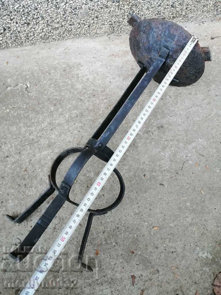 Delivery of Old forged ashtray wrought iron Delivery of Old forged ashtray wrought iron