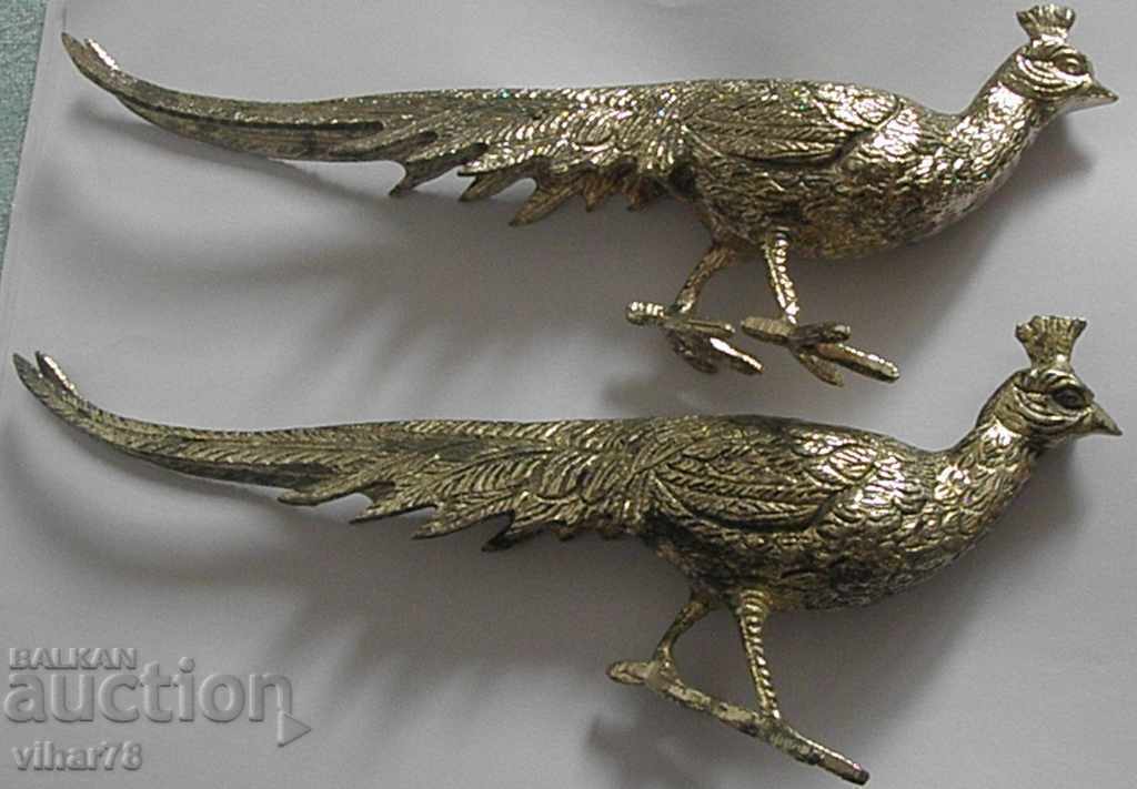 Auction LOT OF TWO BIRDS Auction LOT OF TWO BIRDS