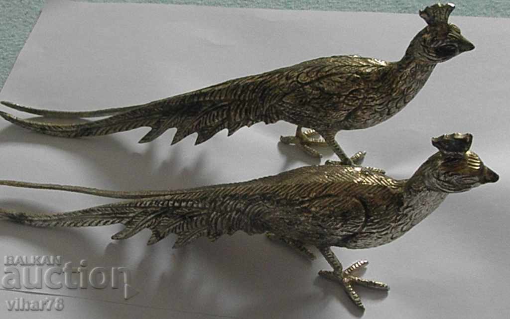 Delivery of LOT OF TWO BIRDS Delivery of LOT OF TWO BIRDS