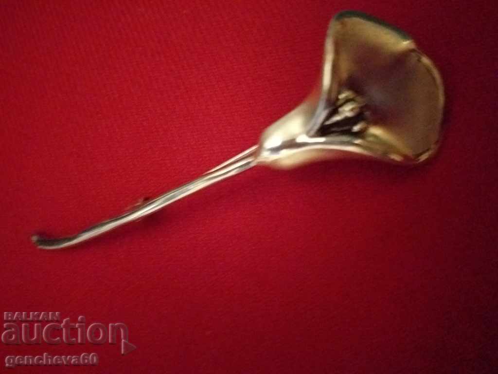 Delivery of Jewelry old silver brooch Delivery of Jewelry old silver brooch