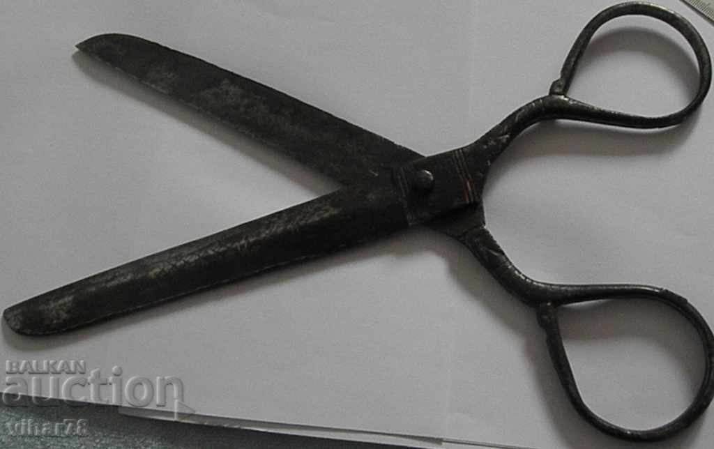 Auction A HUGE OLD FORGED ABADGE SCISSOR Auction A HUGE OLD FORGED ABADGE SCISSOR