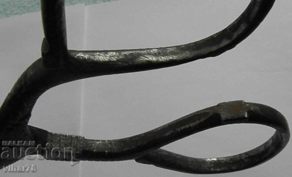 A HUGE OLD FORGED ABADGE SCISSOR - 7 A HUGE OLD FORGED ABADGE SCISSOR - 7