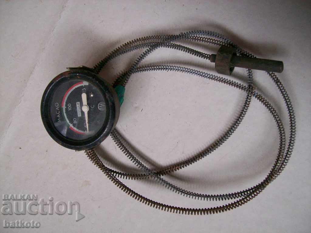 Old remote oil pressure gauge for car oil