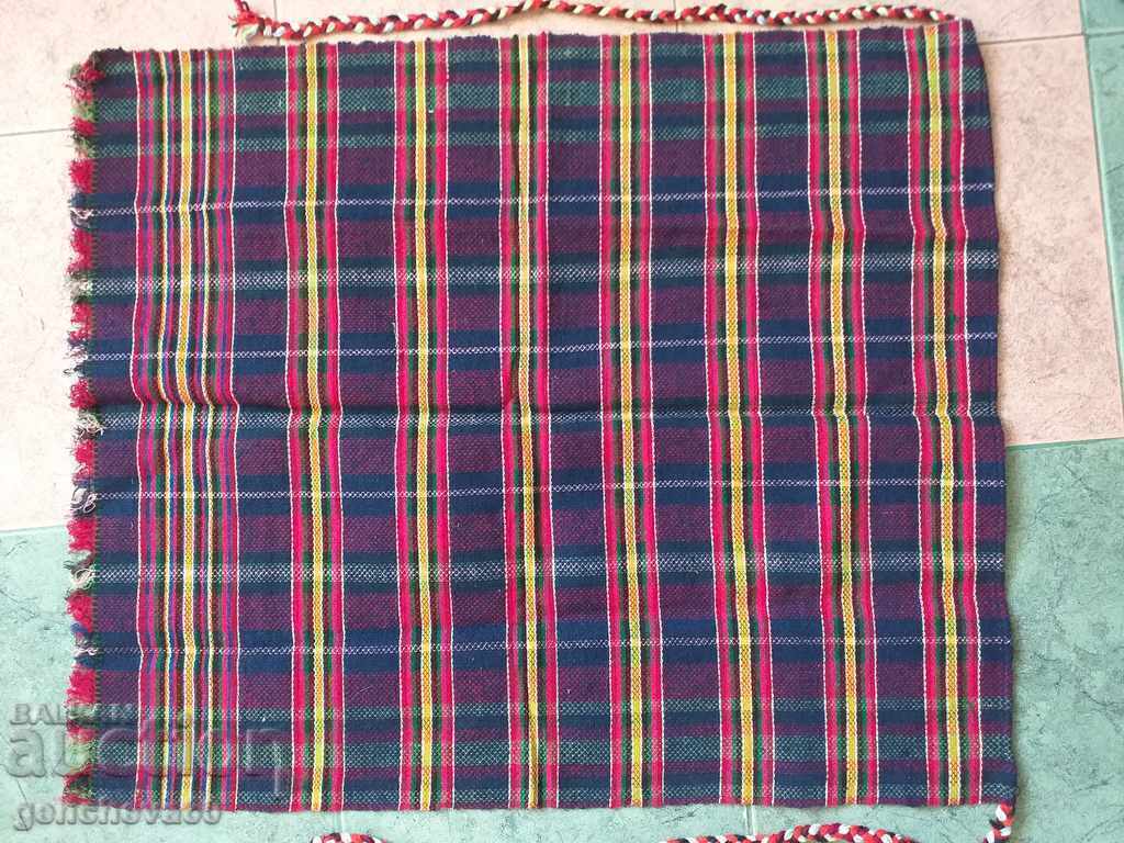 Доставка на Автентична тъкана вълнена престилка каре