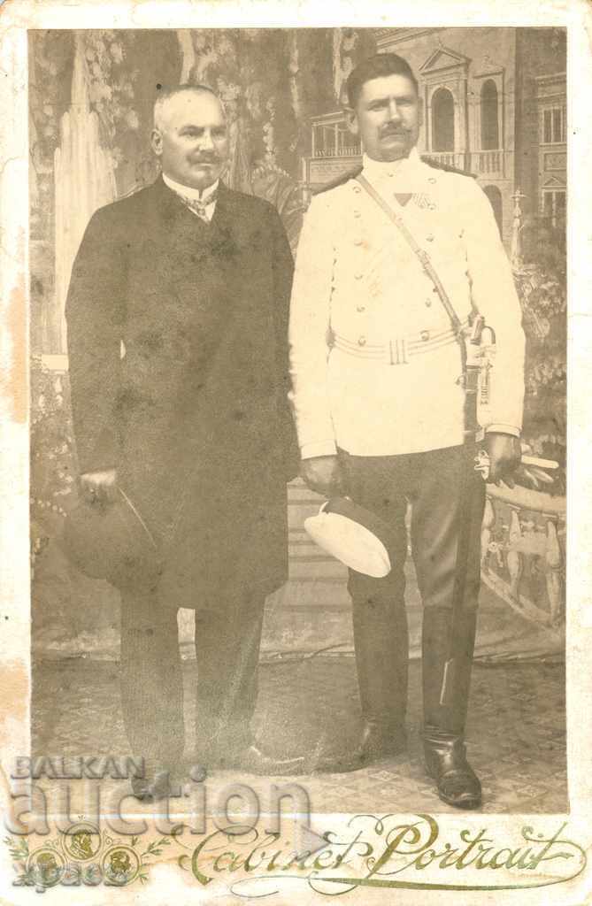 OLD PHOTOGRAPH - CARDBOARD - 0607