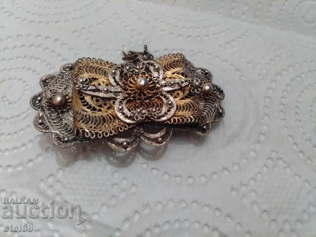 Auction OLD SILVER BROOCH Auction OLD SILVER BROOCH