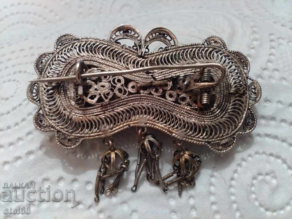 OLD SILVER BROOCH - 5 OLD SILVER BROOCH - 5