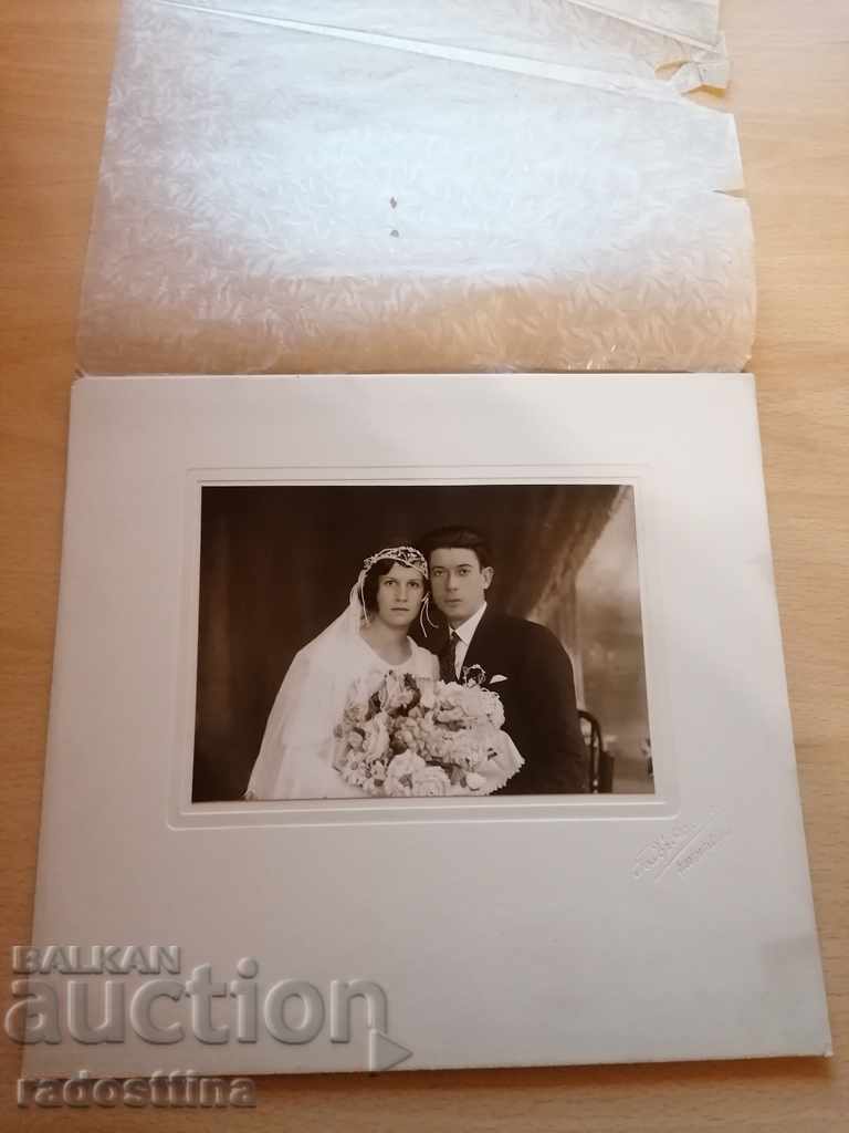 Picture Cardboard Photography Todor Fakirov 1933 with price 19.99 BGN | € 10.22 Picture Cardboard Photography Todor Fakirov 1933 with price 19.99 BGN | € 10.22