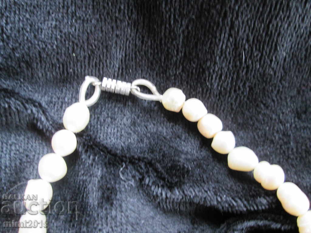 Auction Women's Necklace natural pearls Auction Women's Necklace natural pearls