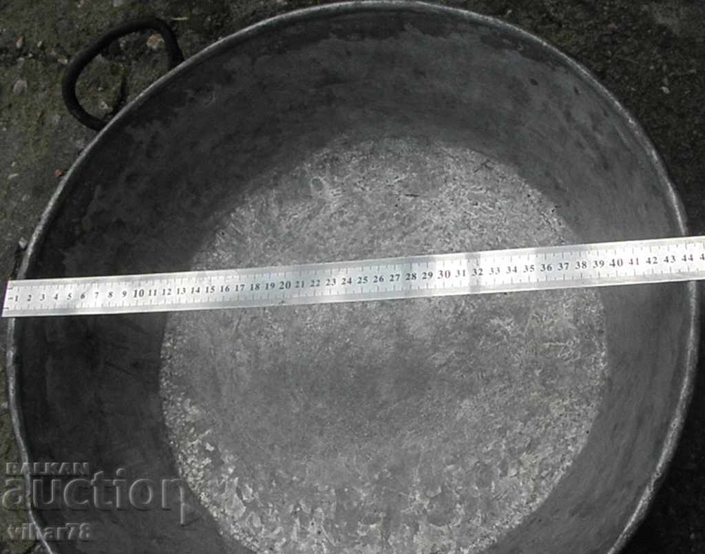 Licitație Tigaie veche de cupru pentru zacuscă NUMĂRUL 2 Licitație Tigaie veche de cupru pentru zacuscă NUMĂRUL 2