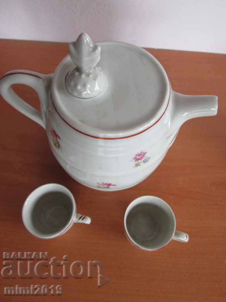 2-cup porcelain jug marked with price 18.00 BGN | € 9.20 2-cup porcelain jug marked with price 18.00 BGN | € 9.20