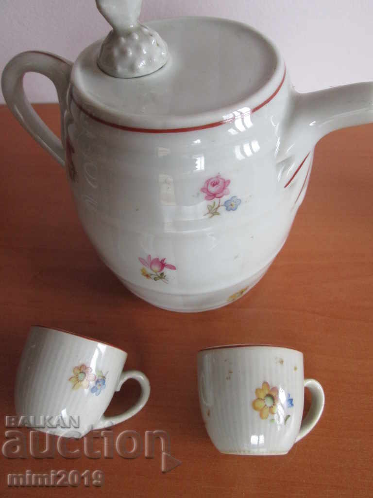 2-cup porcelain jug marked - 5 2-cup porcelain jug marked - 5